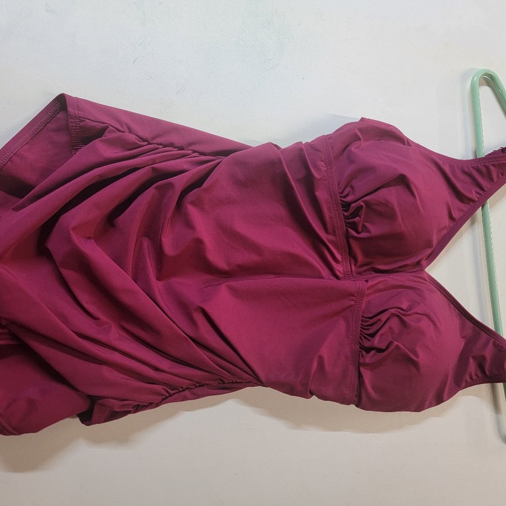 1530 - Perona Chartruse Size 10 Bathing Suit